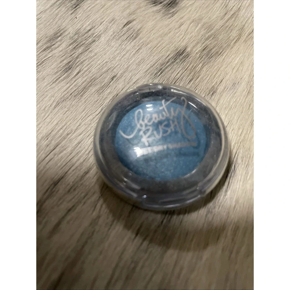 Victoria's Secret Beauty Rush Wet/Dry Shadow in Blueray - New and Sealed‎